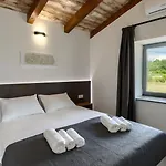 Villa Modern Ana With 2 Bedrooms In Tinjan *