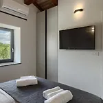 Modern Ana With 2 Bedrooms In Tinjan