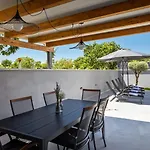 Villa Modern Ana With 2 Bedrooms In Tinjan