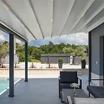 Modern Ana With 2 Bedrooms In Tinjan *