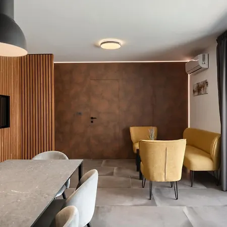 Modern Ana With 2 Bedrooms In Tinjan Brecevici