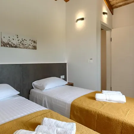 Modern Ana With 2 Bedrooms In Tinjan וילה
