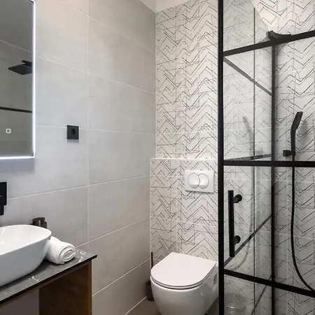 Modern Ana With 2 Bedrooms In Tinjan * Brecevici