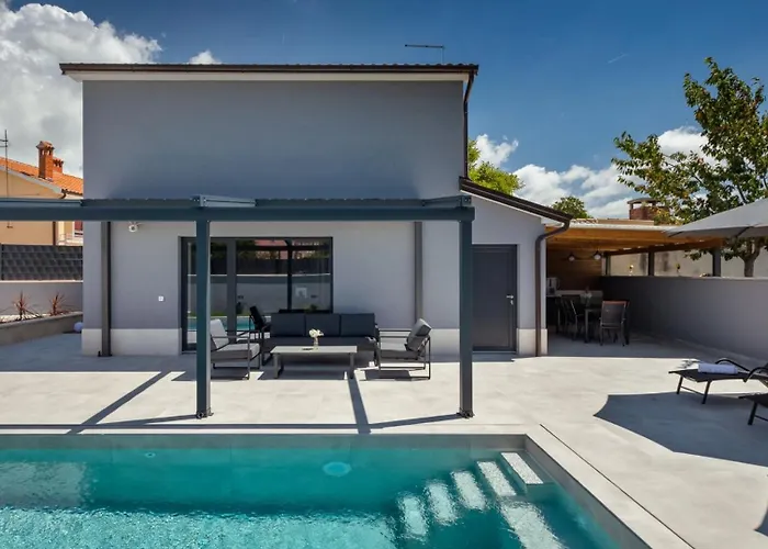 Modern Ana With 2 Bedrooms In Tinjan * Brecevici