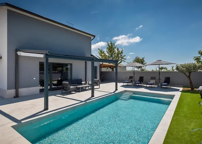 Modern Ana With 2 Bedrooms In Tinjan