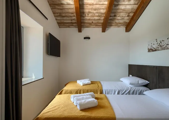 Villa Modern Ana With 2 Bedrooms In Tinjan