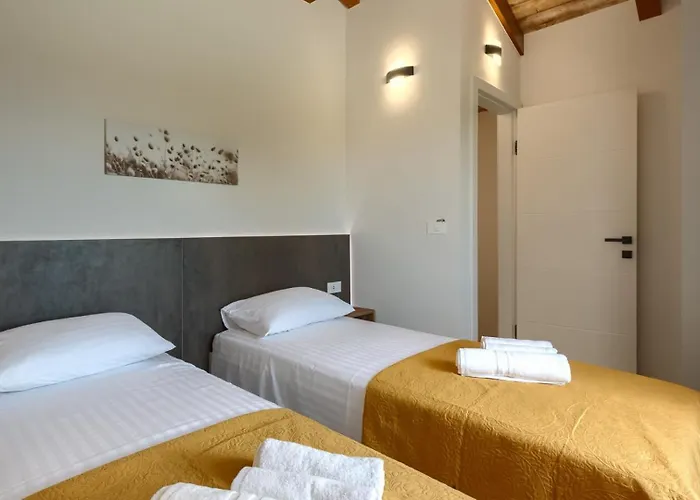 Modern Ana With 2 Bedrooms In Tinjan Villa