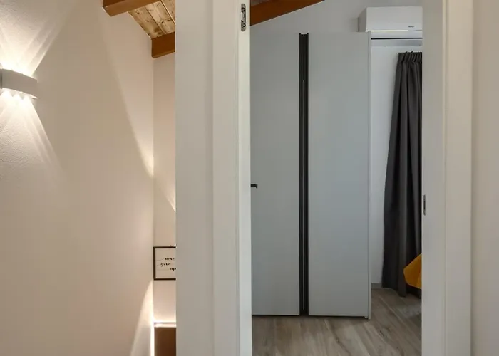 Modern Ana With 2 Bedrooms In Tinjan Brecevici