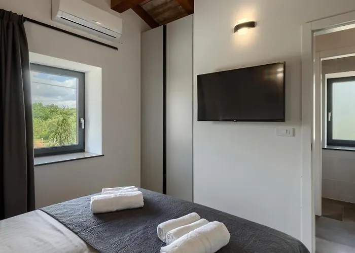 Modern Ana With 2 Bedrooms In Tinjan